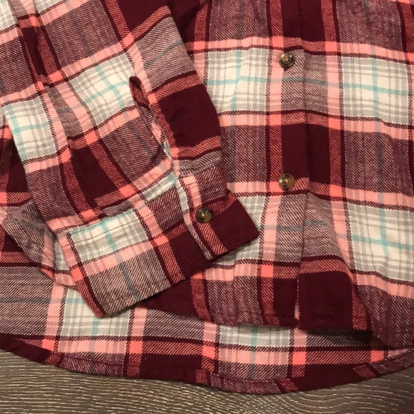 Like New- Hollister Button Down shirt - Picture 6 of 6